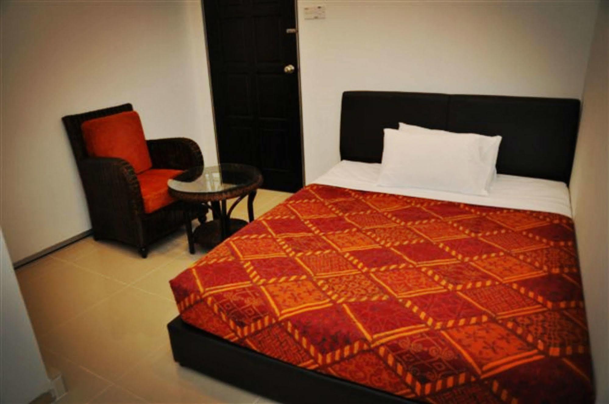 Old Budget Hotel George Town Bagian luar foto
